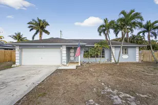 9774 Jonquil Cir S, Palm Beach Gardens, FL 33410 - Photo 2