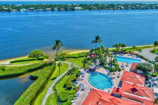 104 Half Moon Cir, Hypoluxo, FL 33462 - Photo 1