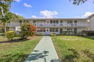 297 Farnham M, Deerfield Beach, FL 33442 - Photo 2