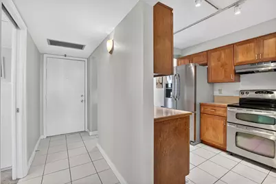 20 Royal Palm Way #602, Boca Raton, FL 33432 - Photo 4