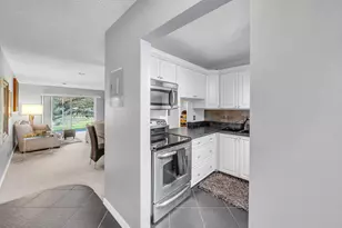 130 Lake Constance Dr, West Palm Beach, FL 33411 - Photo 4