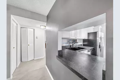 130 Lake Constance Drive, West Palm Beach, FL 33411 - Photo 10