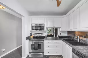130 Lake Constance Dr, West Palm Beach, FL 33411 - Photo 8