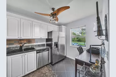 130 Lake Constance Drive, West Palm Beach, FL 33411 - Photo 6