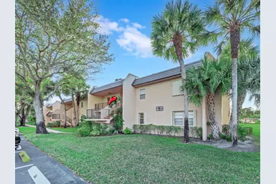 130 Lake Constance Drive, West Palm Beach, FL 33411 - Photo 2
