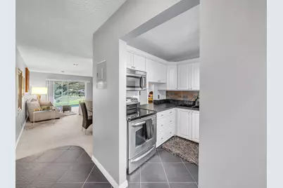 130 Lake Constance Drive, West Palm Beach, FL 33411 - Photo 4