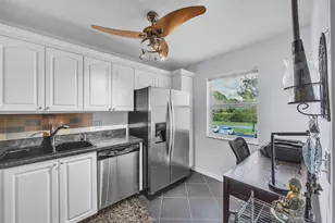 130 Lake Constance Dr, West Palm Beach, FL 33411 - Photo 6