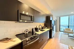 398 NE 5th St, Miami, FL 33132 - Photo 8