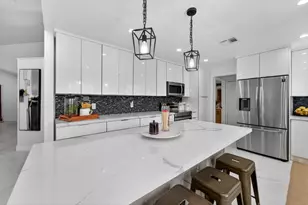 200 Trails End, West Palm Beach, FL 33413 - Photo 4