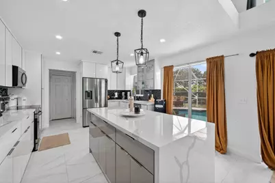 200 Trails End, West Palm Beach, FL 33413 - Photo 2
