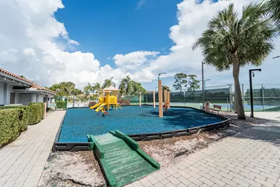 200 Trails End, West Palm Beach, FL 33413 - Photo 32