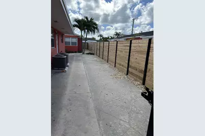 628 N M Street #1, Lake Worth Beach, FL 33460 - Photo 2