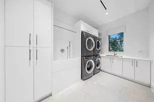 248 E Lakewood Rd, West Palm Beach, FL 33405 - Photo 10