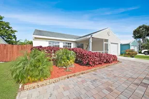 7903 Burlwood Ln, Lake Worth, FL 33467 - Photo 2