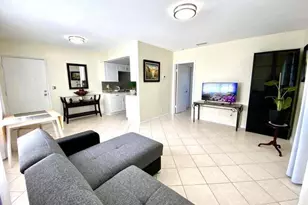 523 SE 20th Ct, Boynton Beach, FL 33435 - Photo 8