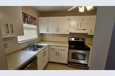 4640 Lucerne Lakes Boulevard W #303, Lake Worth, FL 33467 - Photo 2