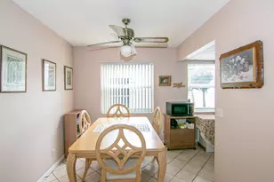 39 Burgundy A, Delray Beach, FL 33484 - Photo 4