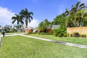 691 Foresteria Ave, Wellington, FL 33414 - Photo 4