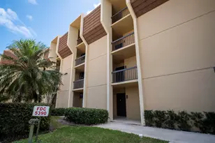 5390 Woodland Lakes Dr, Palm Beach Gardens, FL 33418 - Photo 1