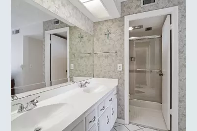 5390 Woodland Lakes Drive #104, Palm Beach Gardens, FL 33418 - Photo 8