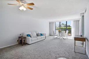 5390 Woodland Lakes Dr, Palm Beach Gardens, FL 33418 - Photo 4