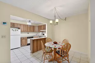 328 Pine Ridge Cir, Greenacres, FL 33463 - Photo 12