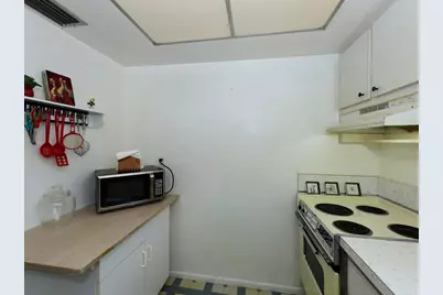 2789 Ashley Drive W #B, West Palm Beach, FL 33415 - Photo 8