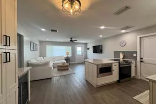 108 SW 9th St, Boynton Beach, FL 33426 - Photo 8