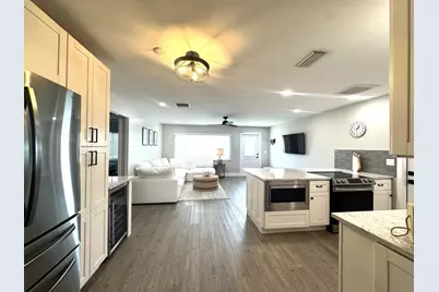 108 SW 9th Street, Boynton Beach, FL 33426 - Photo 12