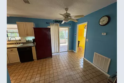 582 SE Karrigan Terrace, Port Saint Lucie, FL 34983 - Photo 6