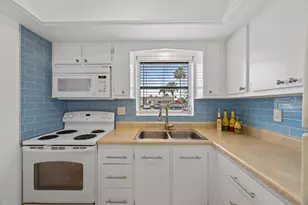 2735 Dudley Dr E, West Palm Beach, FL 33415 - Photo 8