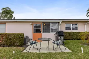 2735 Dudley Dr E, West Palm Beach, FL 33415 - Photo 14