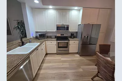 22 Harbour Isle Drive W #105, Fort Pierce, FL 34949 - Photo 2