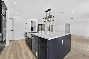 1382 N Mangonia Dr, West Palm Beach, FL 33401 - Photo 10