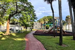 409 Executive Center Dr, West Palm Beach, FL 33401 - Photo 28