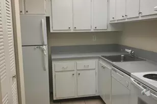 409 Executive Center Dr, West Palm Beach, FL 33401 - Photo 4