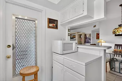 100 SE 6th Avenue #303, Pompano Beach, FL 33060 - Photo 18