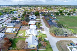 798 SW Carmelite St, Port Saint Lucie, FL 34983 - Photo 12