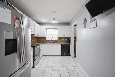 1301 SW 75th Avenue, North Lauderdale, FL 33068 - Photo 10