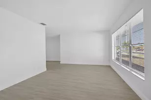 129 Bilbao St, Royal Palm Beach, FL 33411 - Photo 4