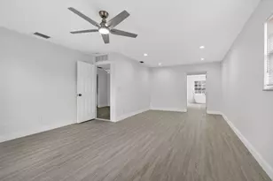 129 Bilbao St, Royal Palm Beach, FL 33411 - Photo 14