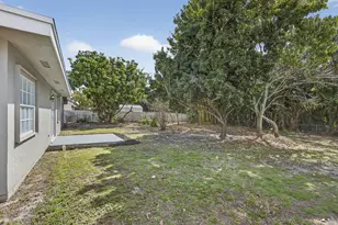 129 Bilbao St, Royal Palm Beach, FL 33411 - Photo 24