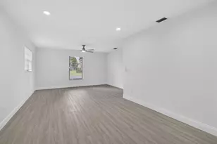 129 Bilbao St, Royal Palm Beach, FL 33411 - Photo 20