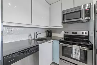 1830 Embassy Drive #613, West Palm Beach, FL 33401 - Photo 8