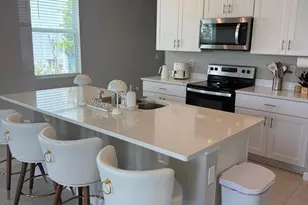 389 Salisbury Cir, Fort Pierce, FL 34982 - Photo 2