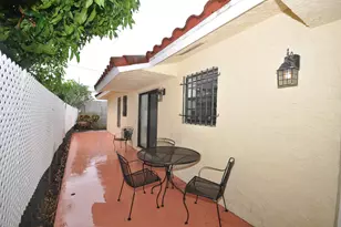 10 Evergreen Dr, Lake Park, FL 33403 - Photo 16