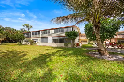 35 Sussex B, West Palm Beach, FL 33417 - Photo 10
