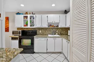 7 Southport Ln, Boynton Beach, FL 33436 - Photo 14