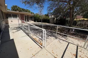 202 Palm Ct, Delray Beach, FL 33444 - Photo 8