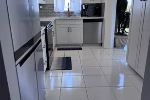 3465 Via Poinciana, Lake Worth, FL 33467 - Photo 12